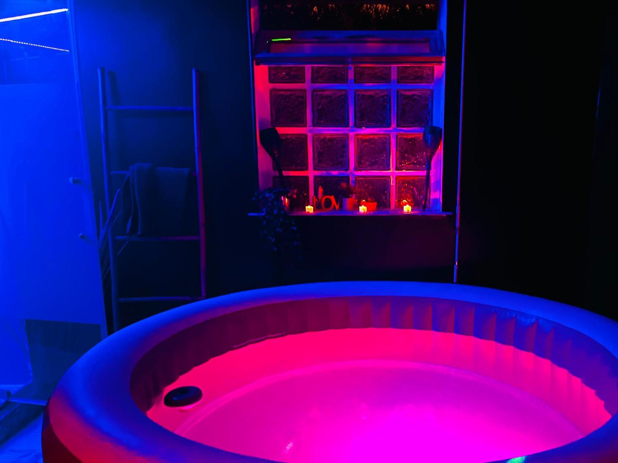 Suite Romantique Jacuzzi Gagny エクステリア 写真